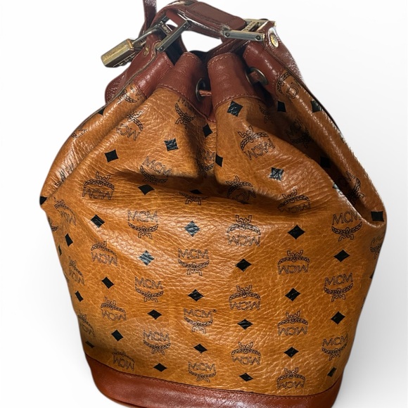 MCM Visetos monogram drawstring bucket bag with gold-tone hardware - Picture 2 of 7